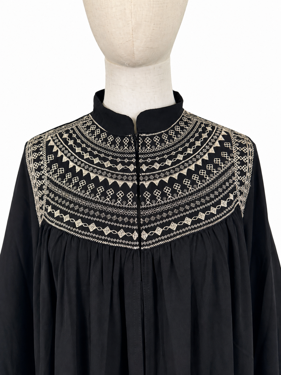 Abaya Leyla